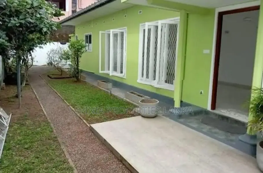 Single Storey House for Sale - Ethul Kotte Isu007