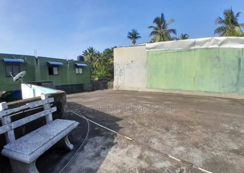 5 Perch Two-Storey House for Sale with Slab – Wellampitiya