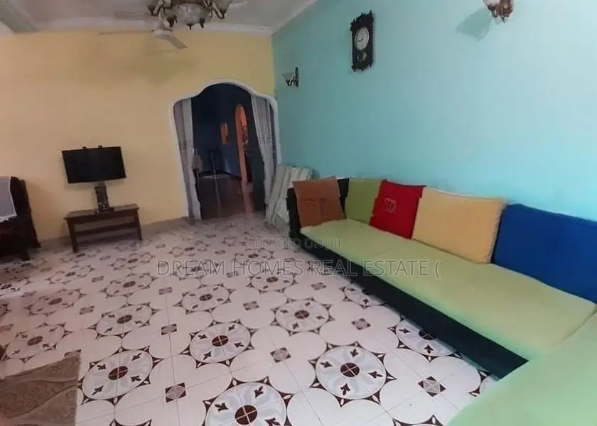 5 Perch Two-Storey House for Sale with Slab – Wellampitiya