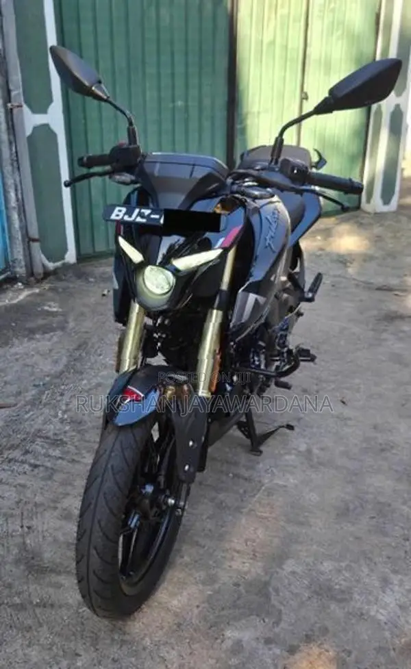 Bajaj Pulsar N160 2025