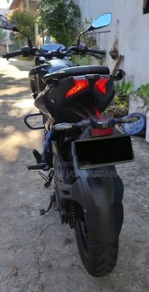 Bajaj Pulsar N160 2025