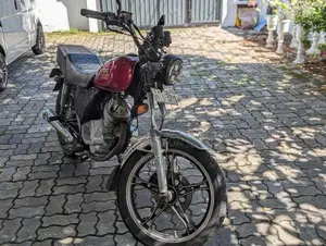 Suzuki GN 125 2000