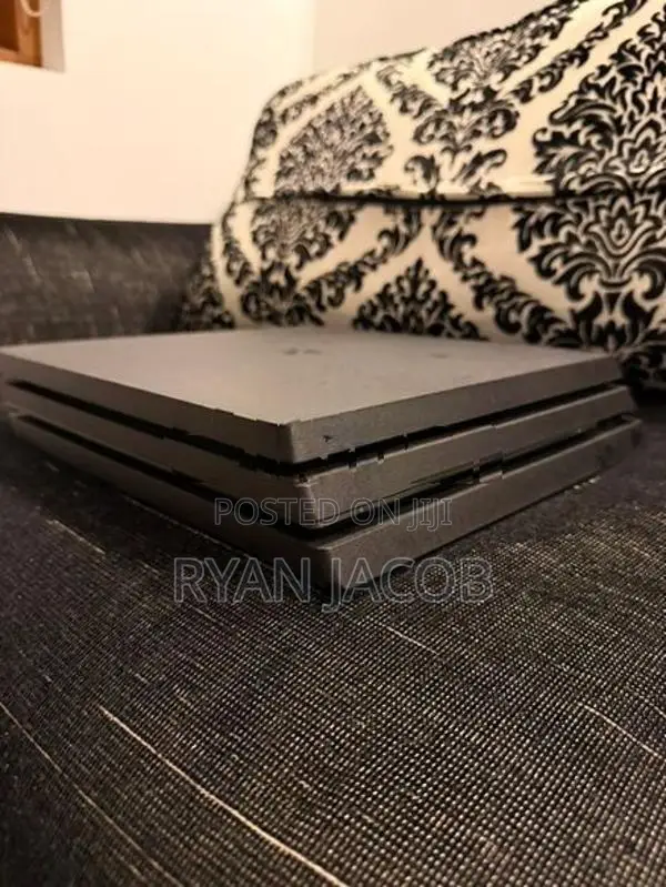 PS4 Pro 1TB (Jailbroken)