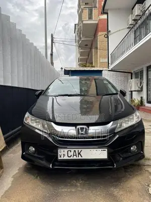 Honda Grace 2015