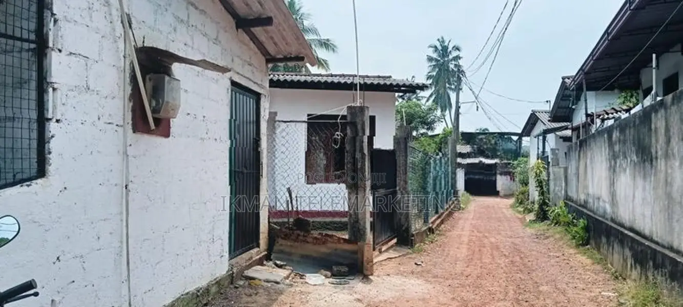 Land with House for Sale In Batuwatta Narangodapaluwa