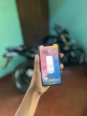 Apple iPhone XS (Used)