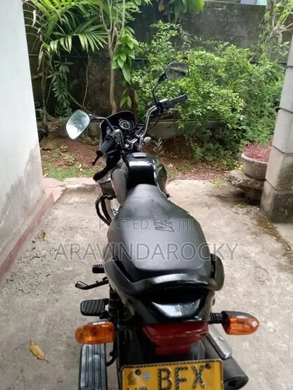 Bajaj Platina 100 ES 2017