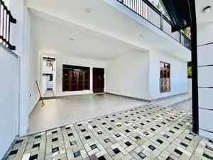 Valuable Luxury House for Sale in Athurugiriya