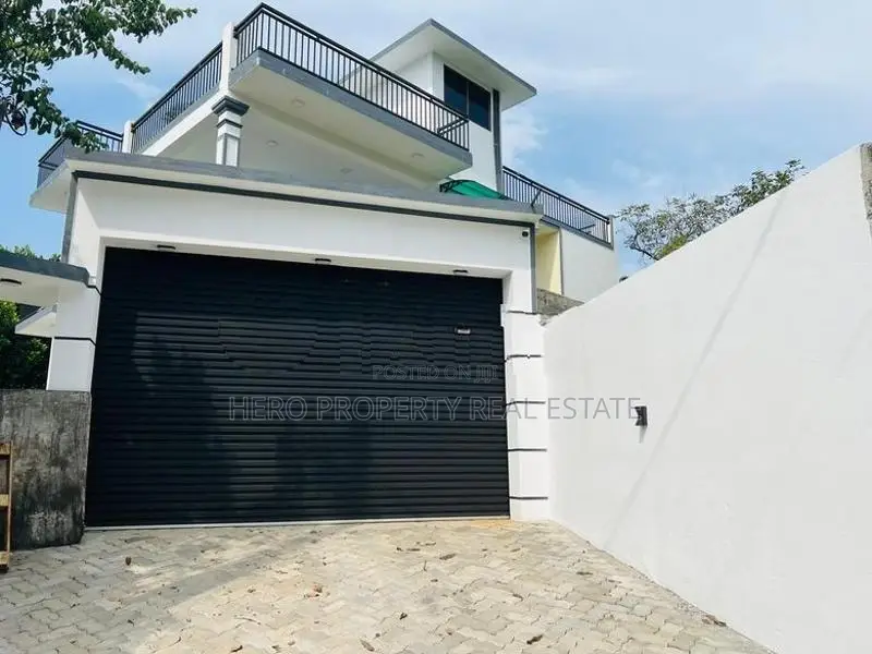 NS005 - Luxury Modern House for Sale in Athurugiriya 🏠