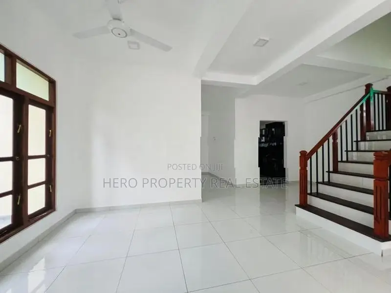 NS005 - Luxury Modern House for Sale in Athurugiriya 🏠