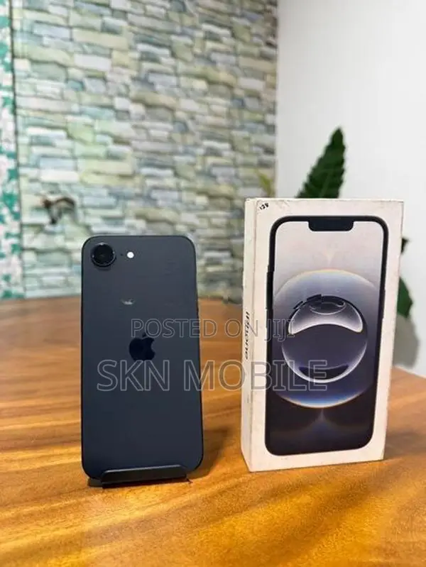 Apple iPhone 16e 128GB (Used)
