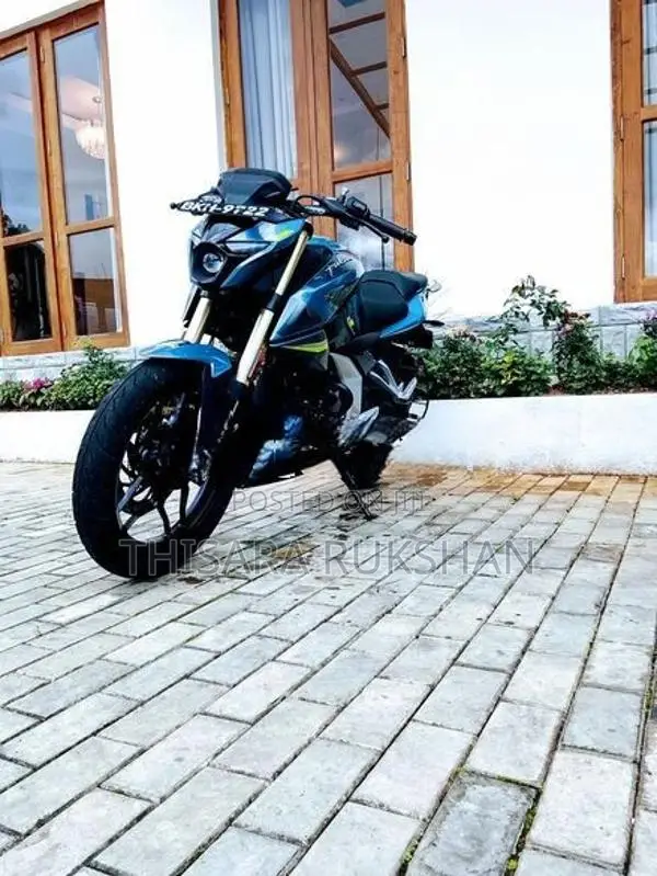 Bajaj Pulsar N160 2025