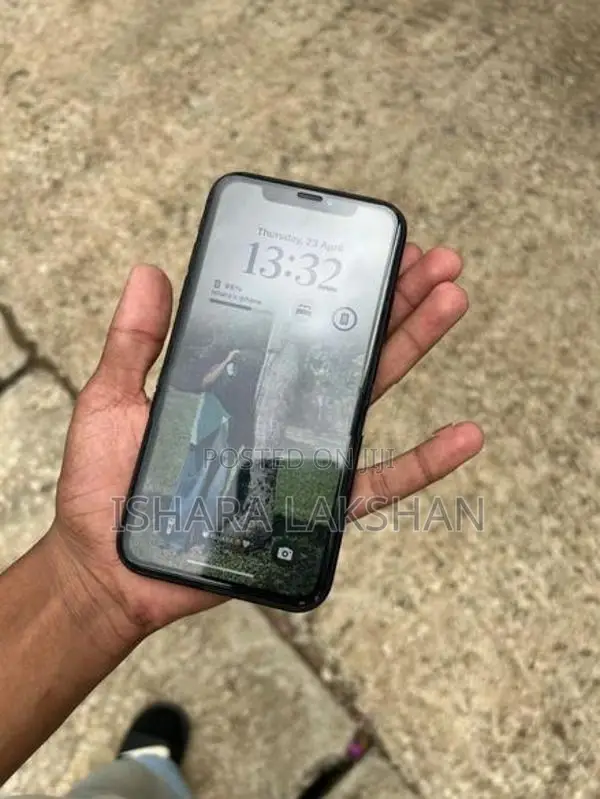 Apple iPhone XR (Used)