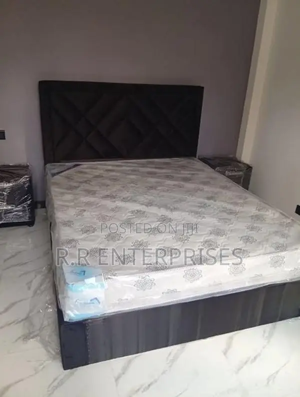 Luxury Cushion Devin Bed