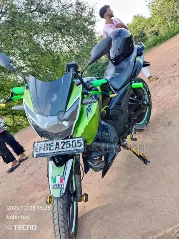 TVS Apache 2016