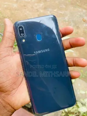 Samsung Galaxy A20e (Used)