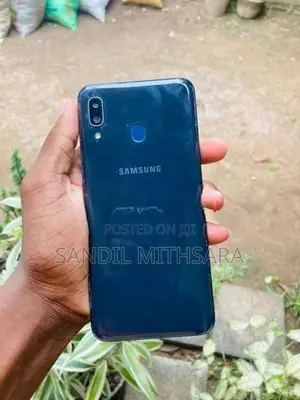 Samsung Galaxy A20e (Used)