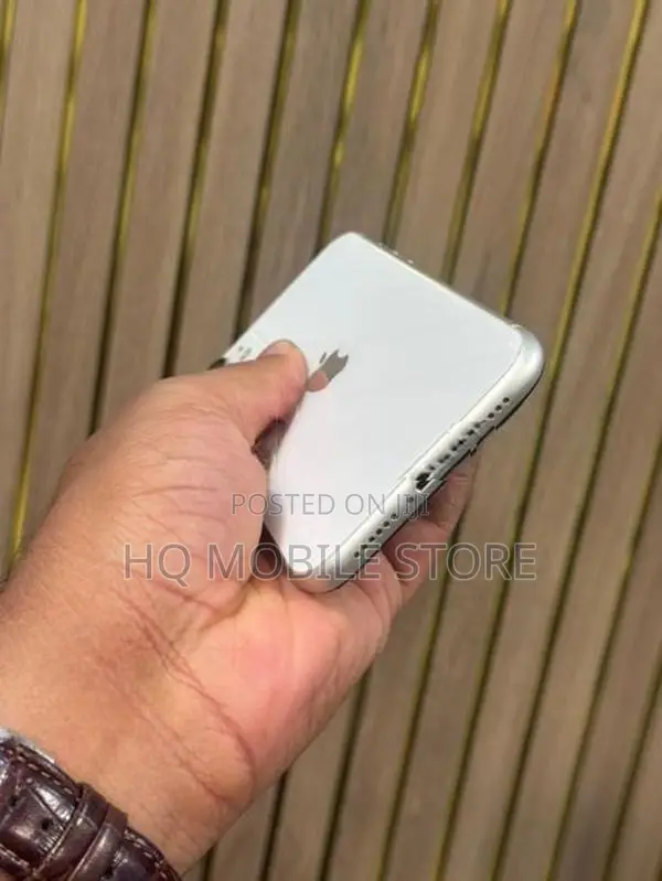 Apple iPhone 11 128GB (Used)