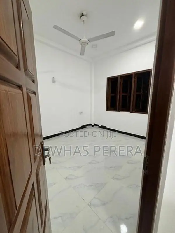 2 Storey Luxury House Heiyantuduwa East Makola Kiribathgoda