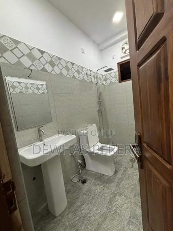 2 Storey Luxury House Heiyantuduwa East Makola Kiribathgoda
