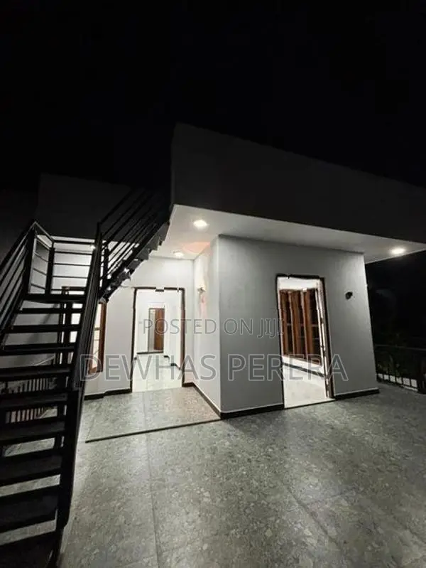 2 Storey Luxury House Heiyantuduwa East Makola Kiribathgoda