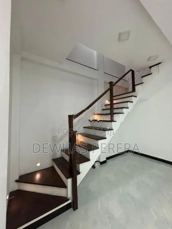 2 Storey Luxury House Heiyantuduwa East Makola Kiribathgoda
