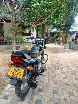 Bajaj CT100 2022