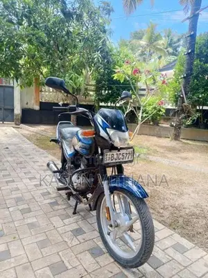 Bajaj CT100 2022
