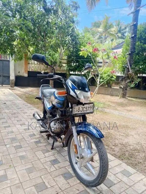 Bajaj CT100 2022
