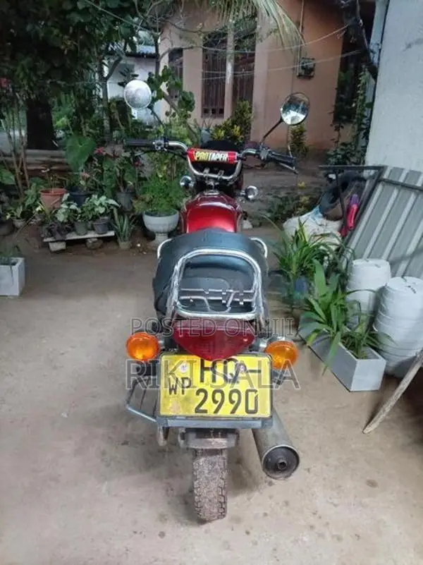 Bajaj Boxer 2003