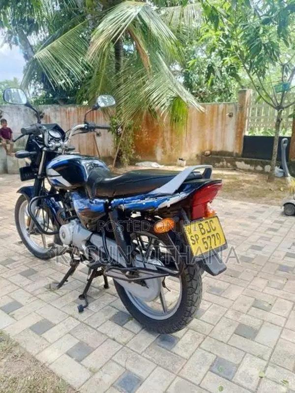Bajaj CT100 2022