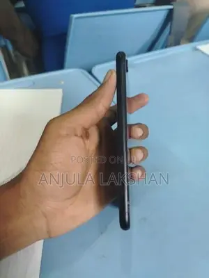 Apple iPhone XR (Used)