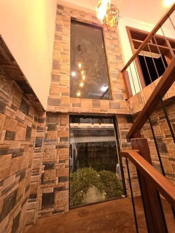 Architecture Designed Luxury House - Kahatuduwa