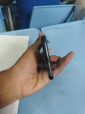 Apple iPhone XR (Used)