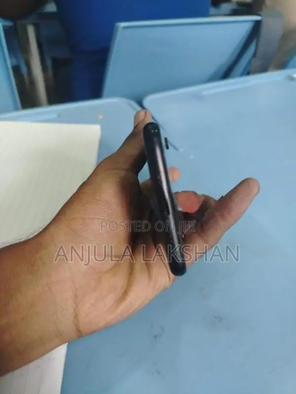 Apple iPhone XR (Used)