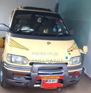 Nissan Serena 2010