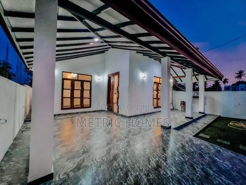 Modern Luxury House Sale in Katuwapitiya Negombo
