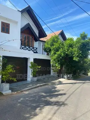 5 Bedroom House for Rent - Nawala (EM460)