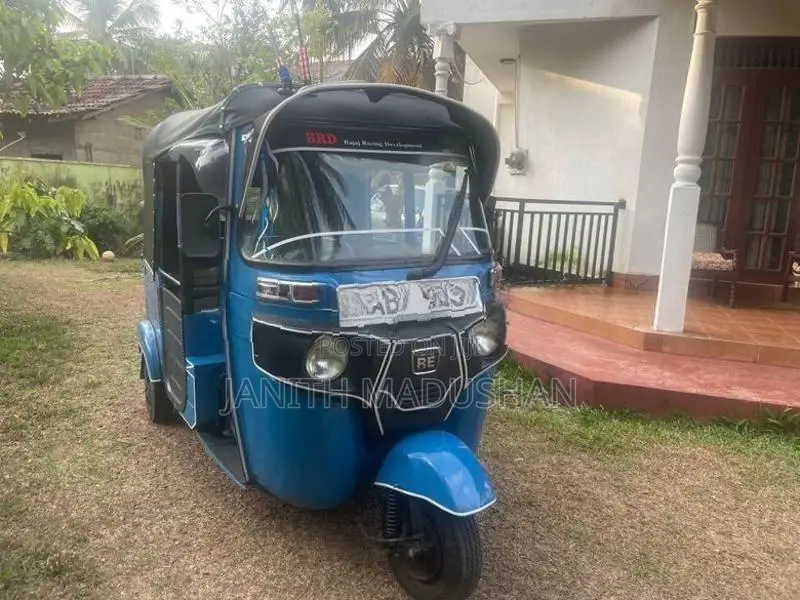 Bajaj RE 2016