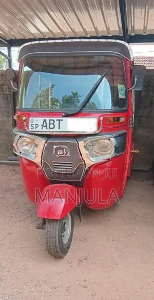 Bajaj RE 2016