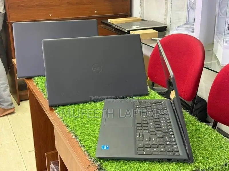 Dell i5 13Gen 8/512GB 15.6”FHD Display