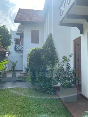 5 Bedroom House for Rent - Nawala (EM460)