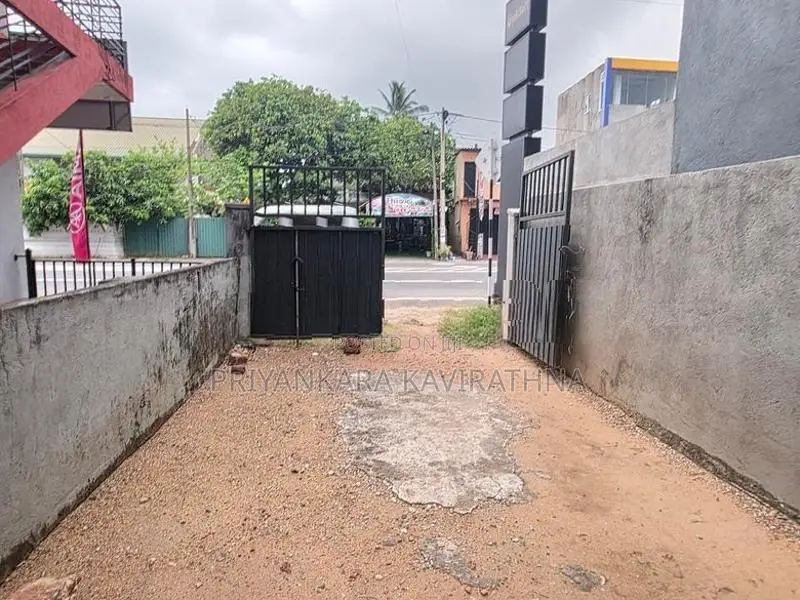 ගාලු පාරට මුහුනත පර්චස් 25 ක ඉඩම සහ නිවස විකිනීමට - කලුතර