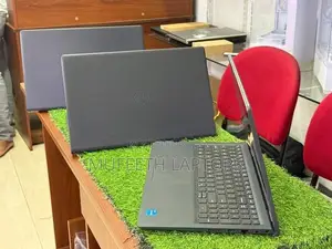 Dell i5 13Gen 8/512GB 15.6”FHD Display