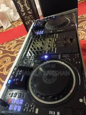 Denon DJ Console