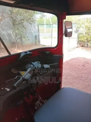 Bajaj RE 2016