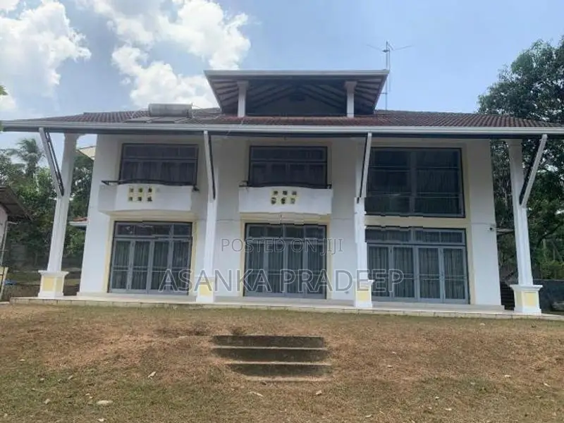 පර්චස් 40ක ඉදිකර ඇති වටිනා දෙමහල් නිවස විකිනීමට
