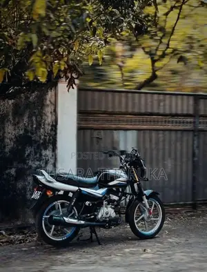 Bajaj CT100 2023
