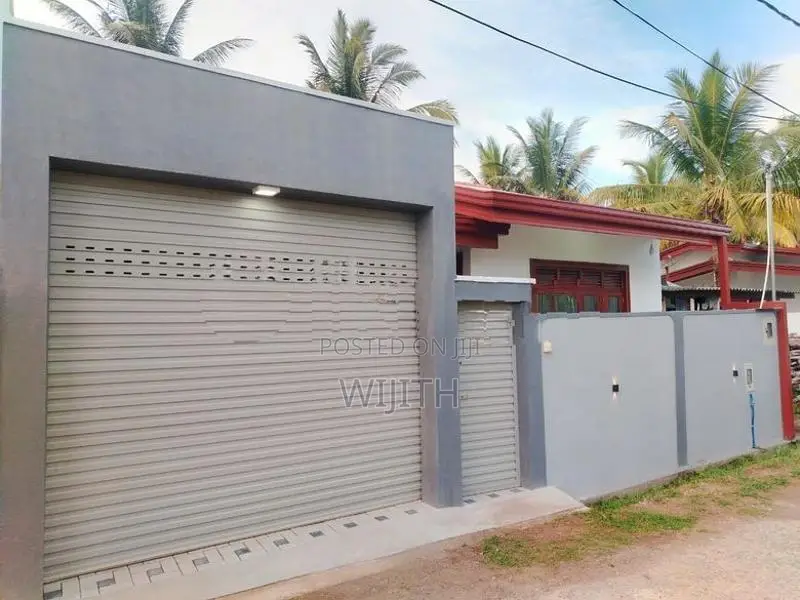 කාමර3 ණවමාදිලිවයේ ළස්සන තනි මහල් නිවසක් විකිනිමට කොටිටාවෙි