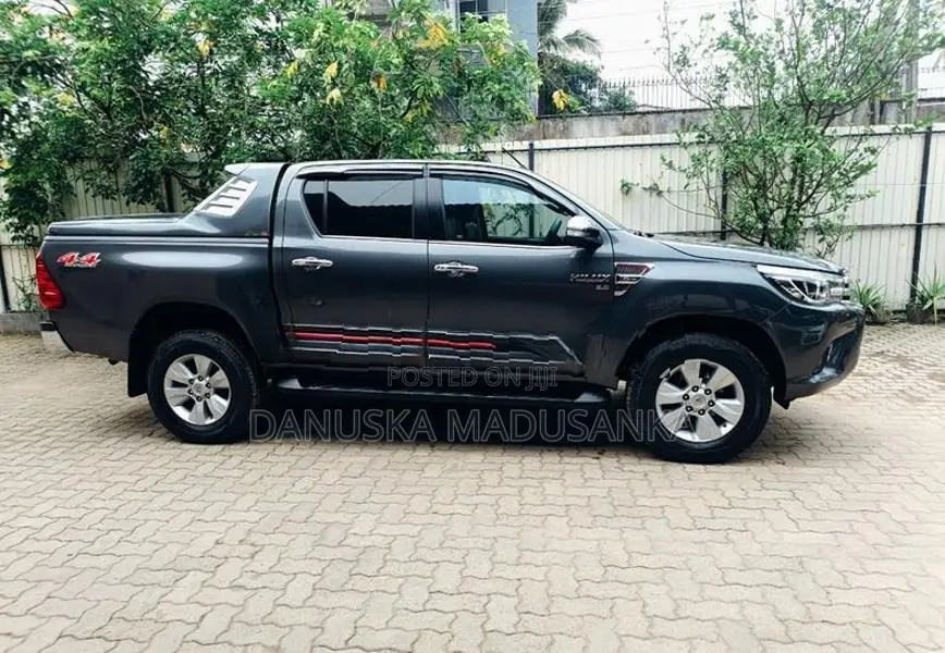 Toyota Hilux Revo Double Cab 4x4 2017